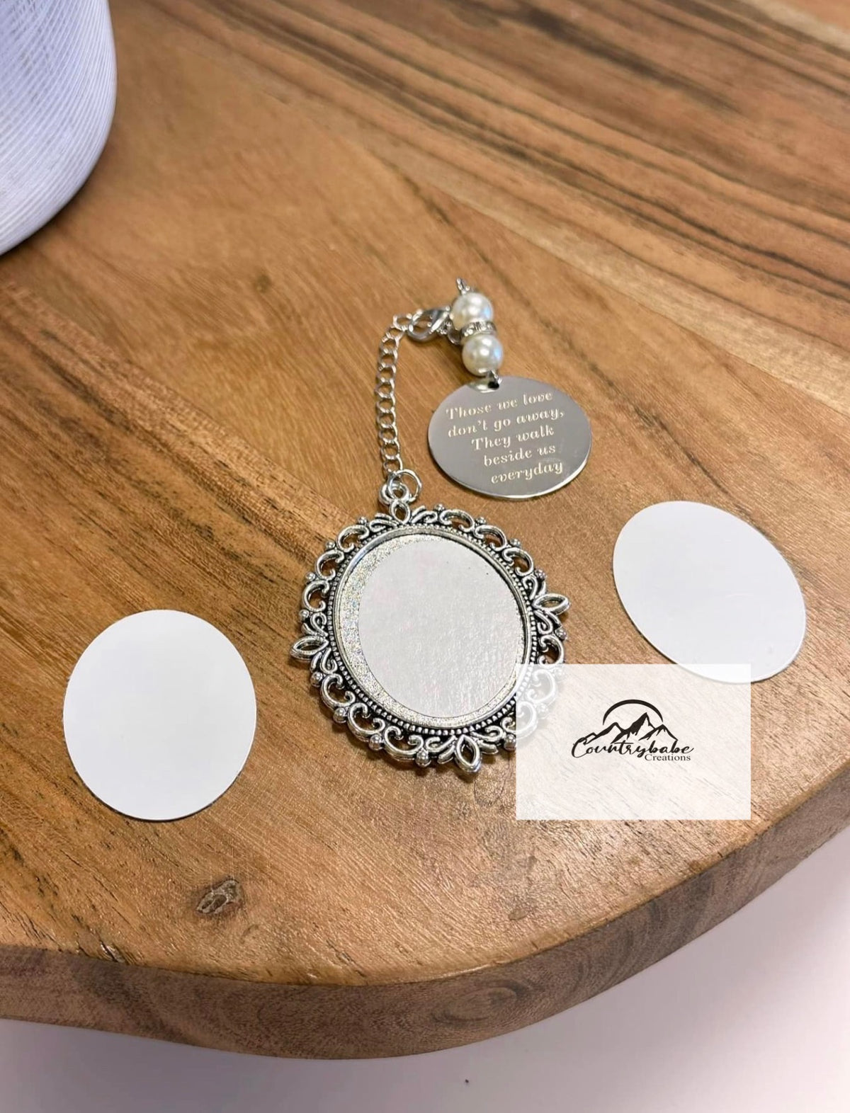 Memorial Medallion "we love don't go away" .....